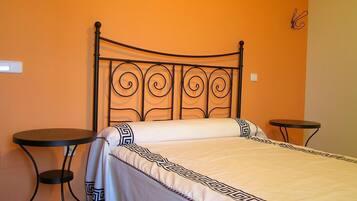 12 dormitorios, tabla de planchar con plancha, wifi gratis