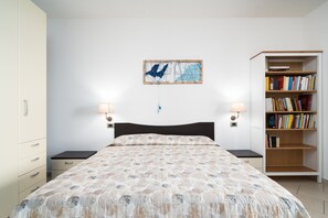 1 bedroom, iron/ironing board, bed sheets