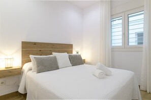 1 bedroom, iron/ironing board, free WiFi, bed sheets - Apartment 'Calderon' with Air Conditioning (Barbate)