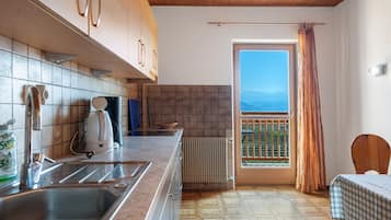 Réfrigérateur, plaque de cuisson, cafetiÚre/bouilloire