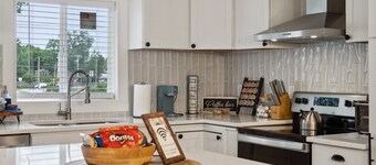 Country Chic Retreat Near Downtown Concord