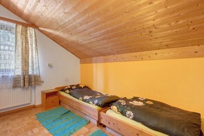 2 bedrooms, free WiFi, bed sheets