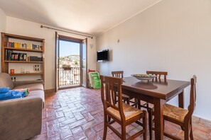 TV - Apartment 'Rokkaria Holiday' with Wi-Fi and Air Conditioning (Villasimius)