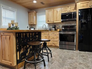 Frigorífic, microones, forn i placa de cuina