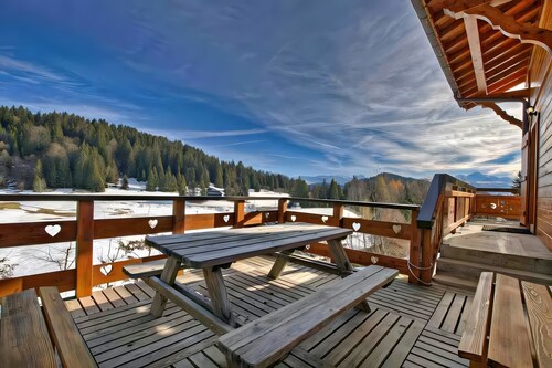 Chalet "Makaau - Praz De Lys" mit Bergblick, privater Terrasse und WLAN