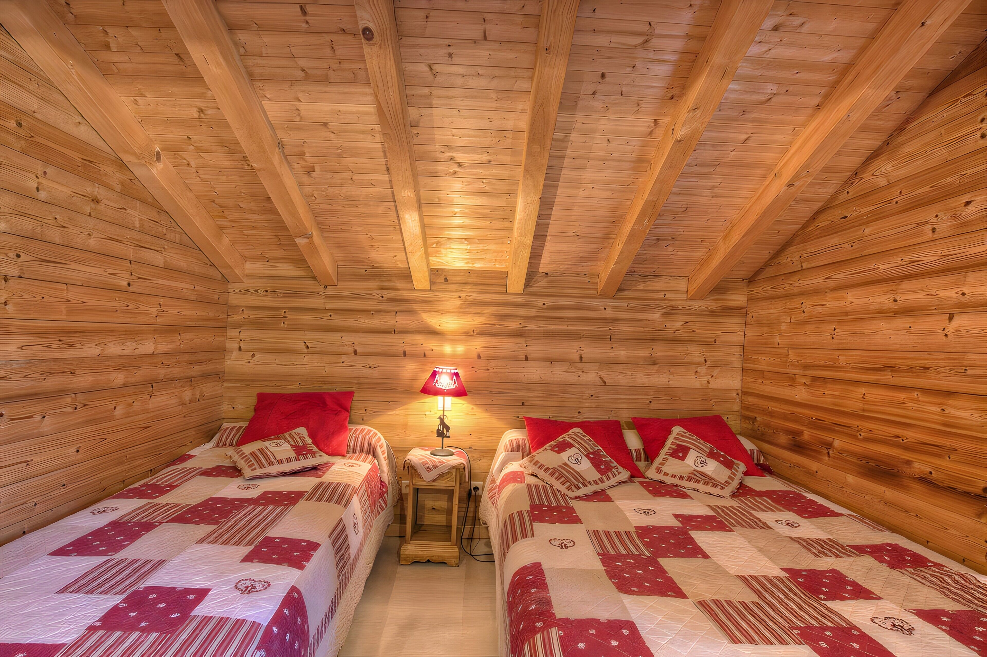 4 chambres, fer et planche à repasser, Wi-Fi gratuit, draps fournis