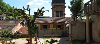 Apartment 'Au Bonheur Suspendu' with Private Terrace, Wi-Fi and Air Conditioning