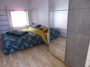 3 camere, ferro/asse da stiro, Wi-Fi gratuito, lenzuola