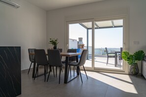 Dining - Holiday Home 'Miramar' with Mountain View, Wi-Fi and Air Conditioning (Vejer de la Frontera)