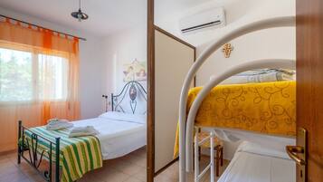 1 dormitori, wifi gratuïta i roba de llit