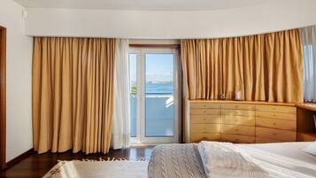 4 habitaciones, tabla de planchar con plancha y wifi gratis