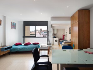 1 bedroom, free WiFi, bed sheets - Apartment 'Gesmark' with Wi-Fi and Air Conditioning (Mataró)