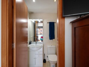 Een douche, handdoeken