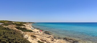 Apartment 'Marubium  - Commenda' with Shared Pool, Wi-Fi and Air Conditioning