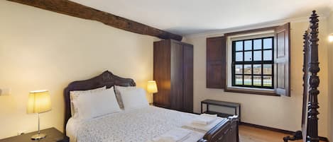 4 Schlafzimmer, Bügeleisen/Bügelbrett, kostenloses WLAN, Bettwäsche