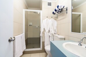 Umweltfreundliche Kosmetikartikel, Haartrockner, Handtücher