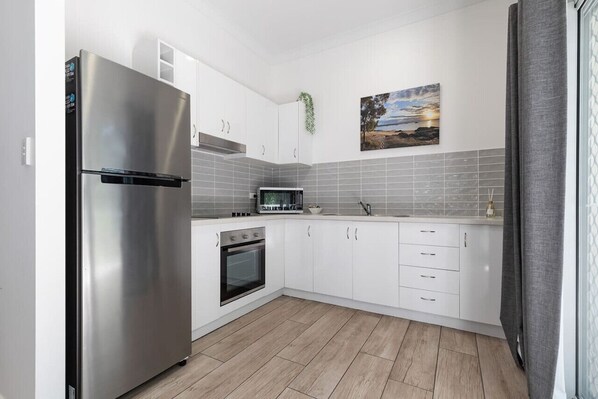 Fridge, microwave, oven, stovetop