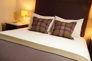Apartamento, 1 quarto (Sutherland Apartment) | 1 quarto, roupas de cama antialérgicas, individualmente decorados