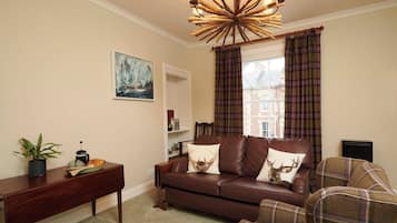 ์ํํธ, ์นจ์ค 1๊ฐ (Sutherland Apartment) | ๊ฑฐ์ค ๊ณต๊ฐ