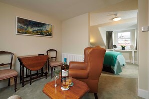 Suite, 1 Bedroom (Ross Apartment) | 1 bedroom, hypo-allergenic bedding, individually decorated - Downright Gabbler (Beauly)