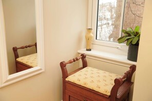 Apartment, 1 Bedroom (Caithness Apartment) | 1 bedroom, hypo-allergenic bedding, individually decorated - Downright Gabbler (Beauly)