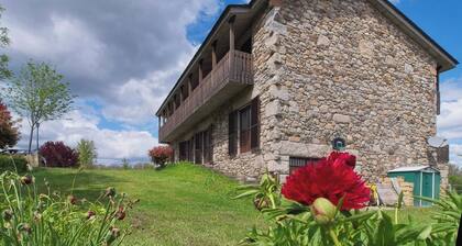 Maison de campagne "HospederĂa El Pico Del Fraile" avec vue sur les montagnes, terrasse et Wi-Fi