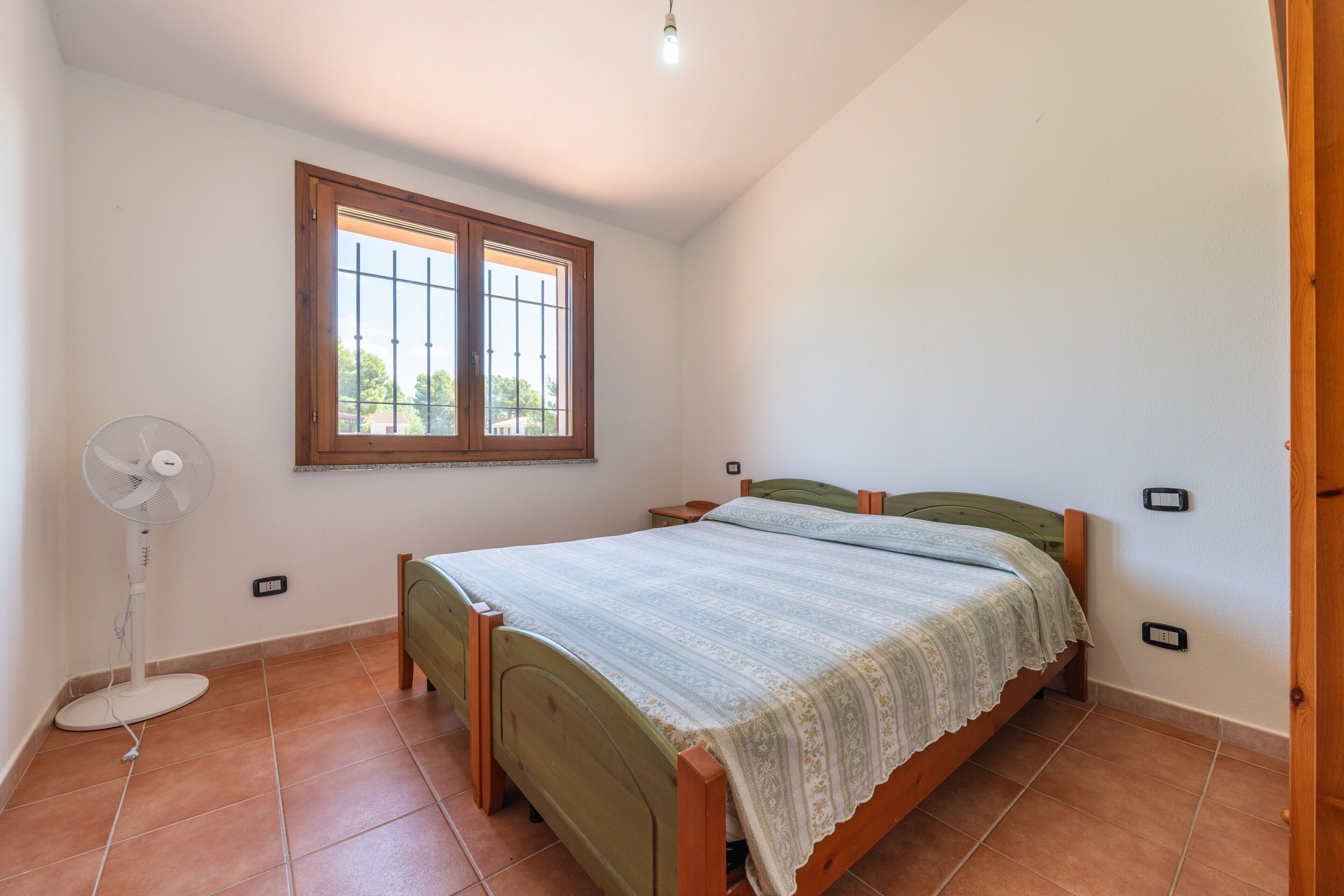 3 slaapkamers, een strijkplank/strijkijzer, beddengoed