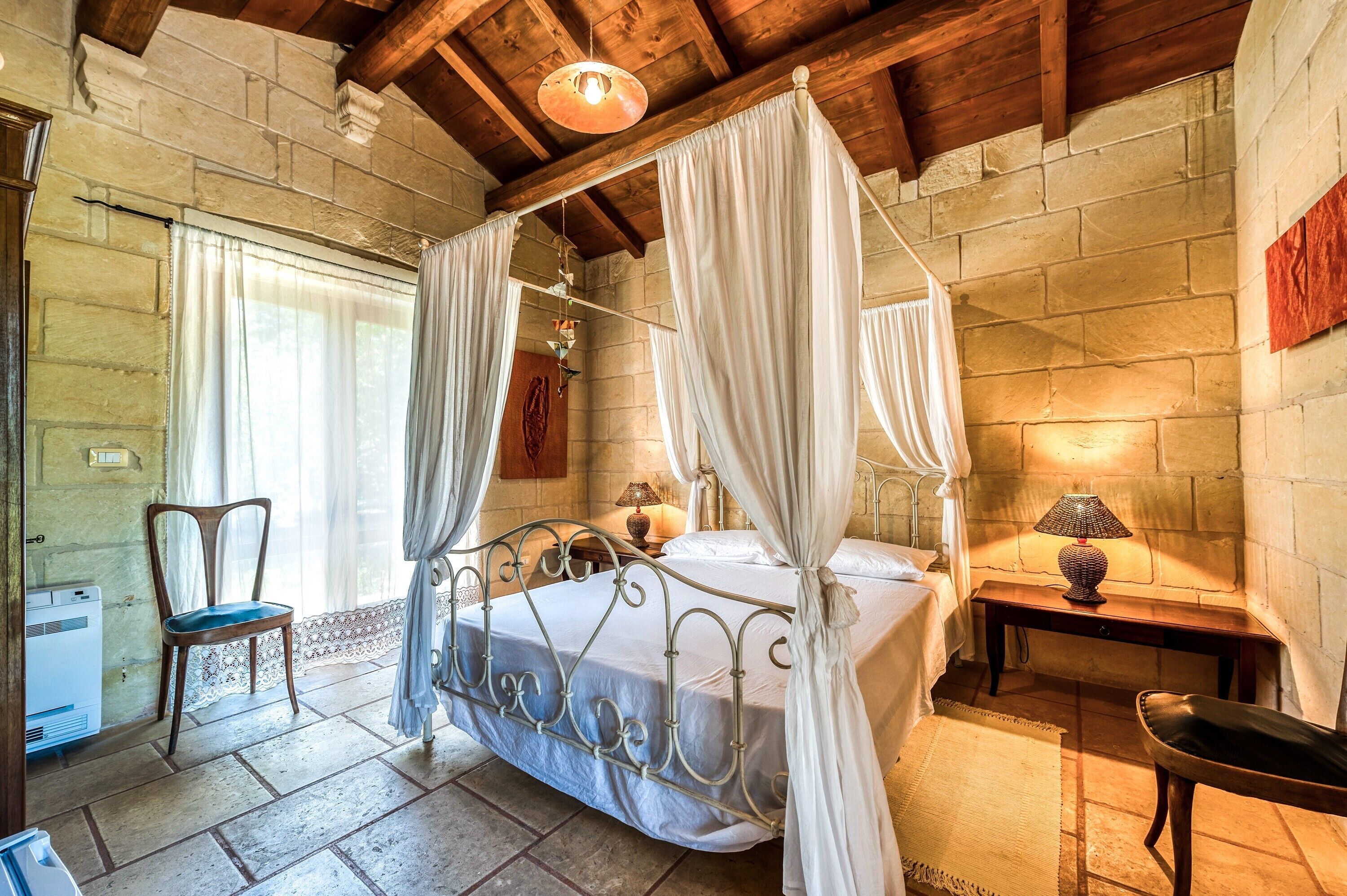 1 bedroom, desk, free WiFi, bed sheets