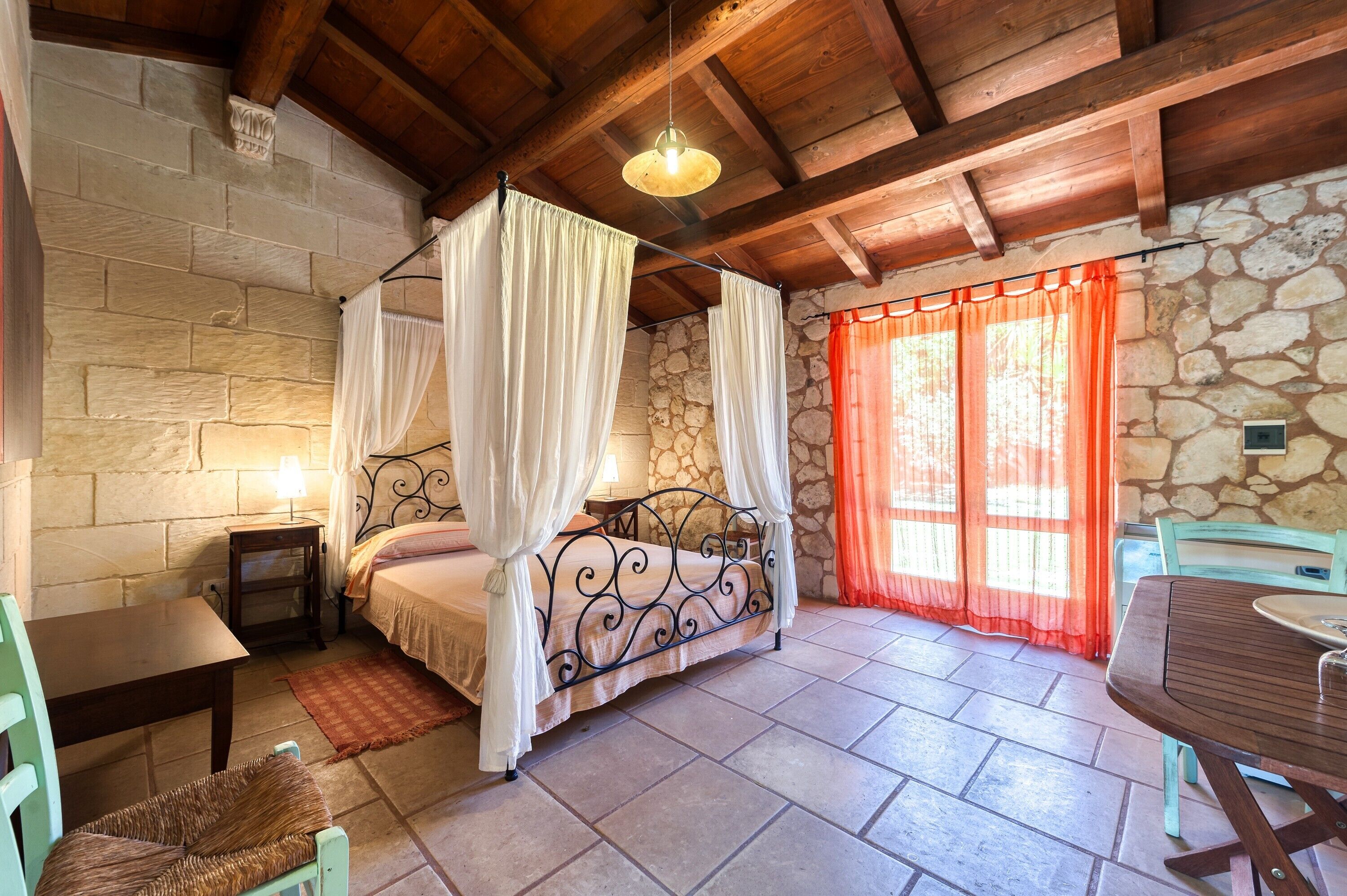 1 bedroom, desk, free WiFi, bed sheets