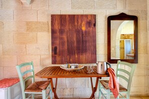 Dining - Room 'Masseria Copertini - Geco' with Wi-Fi and Air Conditioning (Vernole)