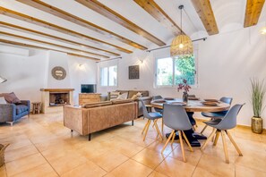 Dining - Villa 'Casa Las Lunas' with Mountain View, Wi-Fi and Air Conditioning (Xàbia)