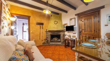 Televisie en een open haard