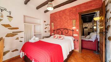 1 slaapkamer, een strijkplank/strijkijzer, gratis wifi, beddengoed