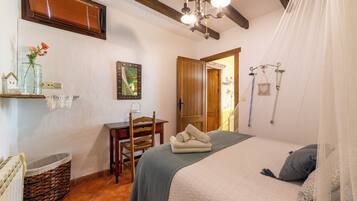 1 chambre, fer et planche Ă repasser, Wi-Fi gratuit, draps fournis