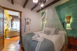 1 habitación, tabla de planchar con plancha, wifi gratis y ropa de cama 