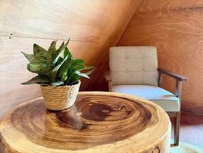 Desk, laptop workspace, free WiFi, bed sheets - Cabañas Riviera Afro (Pinotepa Nacional)