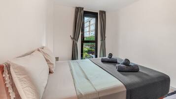 2 makuuhuonetta, silitysrauta/-lauta, ilmainen Wi-Fi, vuodevaatteet