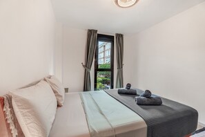 2 bedrooms, iron/ironing board, free WiFi, bed sheets - Vacation Home 'Casa Papaya' with Shared Pool, Private Terrace and Wi-Fi (El Médano)