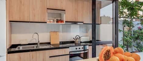 Kühlschrank, Ofen, Herdplatte, Geschirrspüler