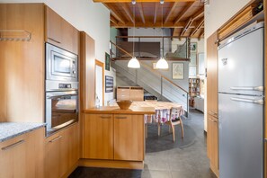 Refrigerador, microondas, horno, lavavajillas