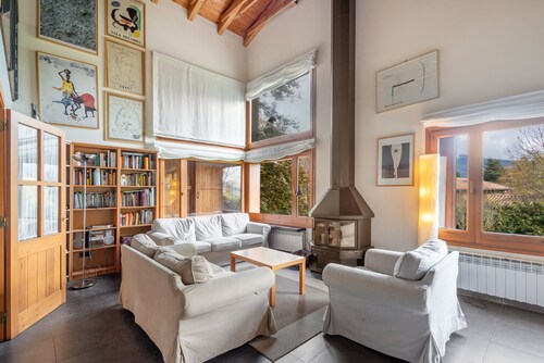 Chalet 'Casa Perecampelles -Vall De Núria-' with Mountain View, Private Terrace and Wi-Fi