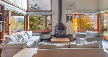 Chalet 'Casa Perecampelles -Vall De Núria-' with Mountain View, Private Terrace and Wi-Fi