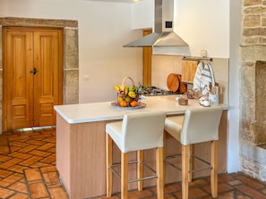 Frigorifero, microonde, forno, lavastoviglie