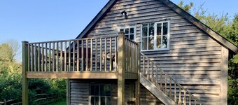 Apple Tree Barn by inspirestays.com - a cottage that sleeps 4 guests in 2 bedrooms