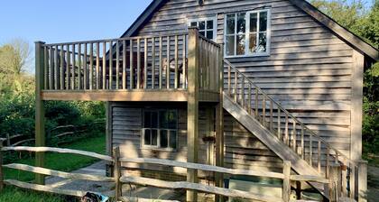 Apple Tree Barn by inspirestays.com - a cottage that sleeps 4 guests in 2 bedrooms