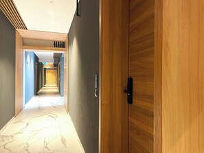 Interior - Chic Apartment in Cosmopolit Residence w. Balcony (Brașov)