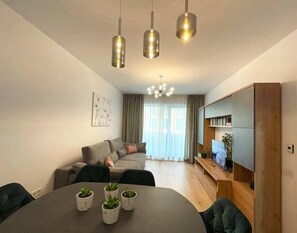 Interior - Chic Apartment in Cosmopolit Residence w. Balcony (Brașov)