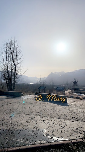 Beautiful home close to Glacier National, with a great view of the mountains.