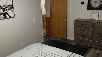 4 makuuhuonetta, ilmainen Wi-Fi, vuodevaatteet