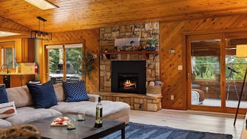 Smart TV, fireplace, ping pong, computer monitors